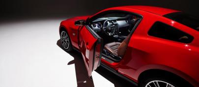Ford Mustang (2010) - picture 20 of 60