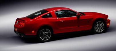 Ford Mustang (2010) - picture 23 of 60