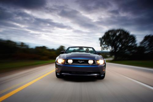 Ford Mustang (2010) - picture 9 of 60