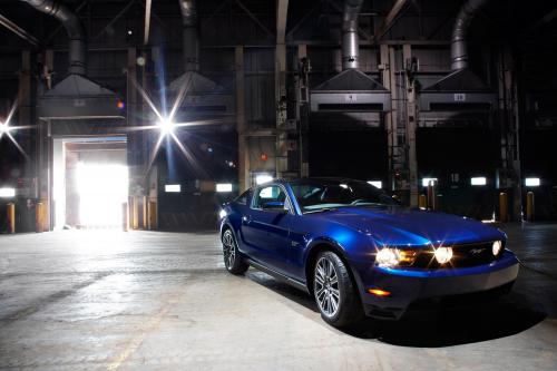 Ford Mustang (2010) - picture 16 of 60