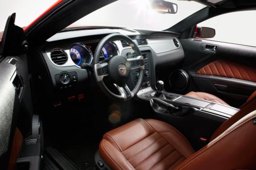 Ford Mustang (2010) - picture 24 of 60