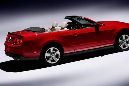 Ford Mustang (2010) - picture 49 of 60