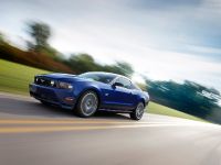 Ford Mustang (2010) - picture 1 of 60