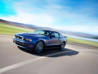 Ford Mustang (2010) - picture 2 of 60