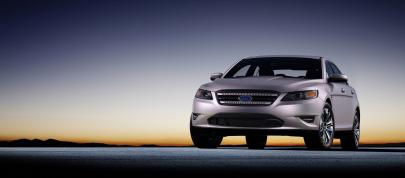 Ford Taurus (2010) - picture 7 of 27