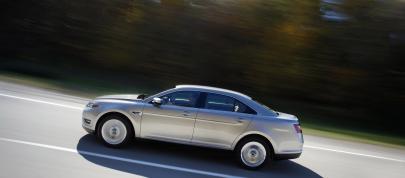 Ford Taurus (2010) - picture 12 of 27