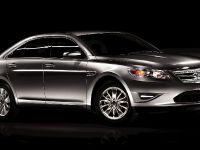 Ford Taurus (2010) - picture 2 of 27
