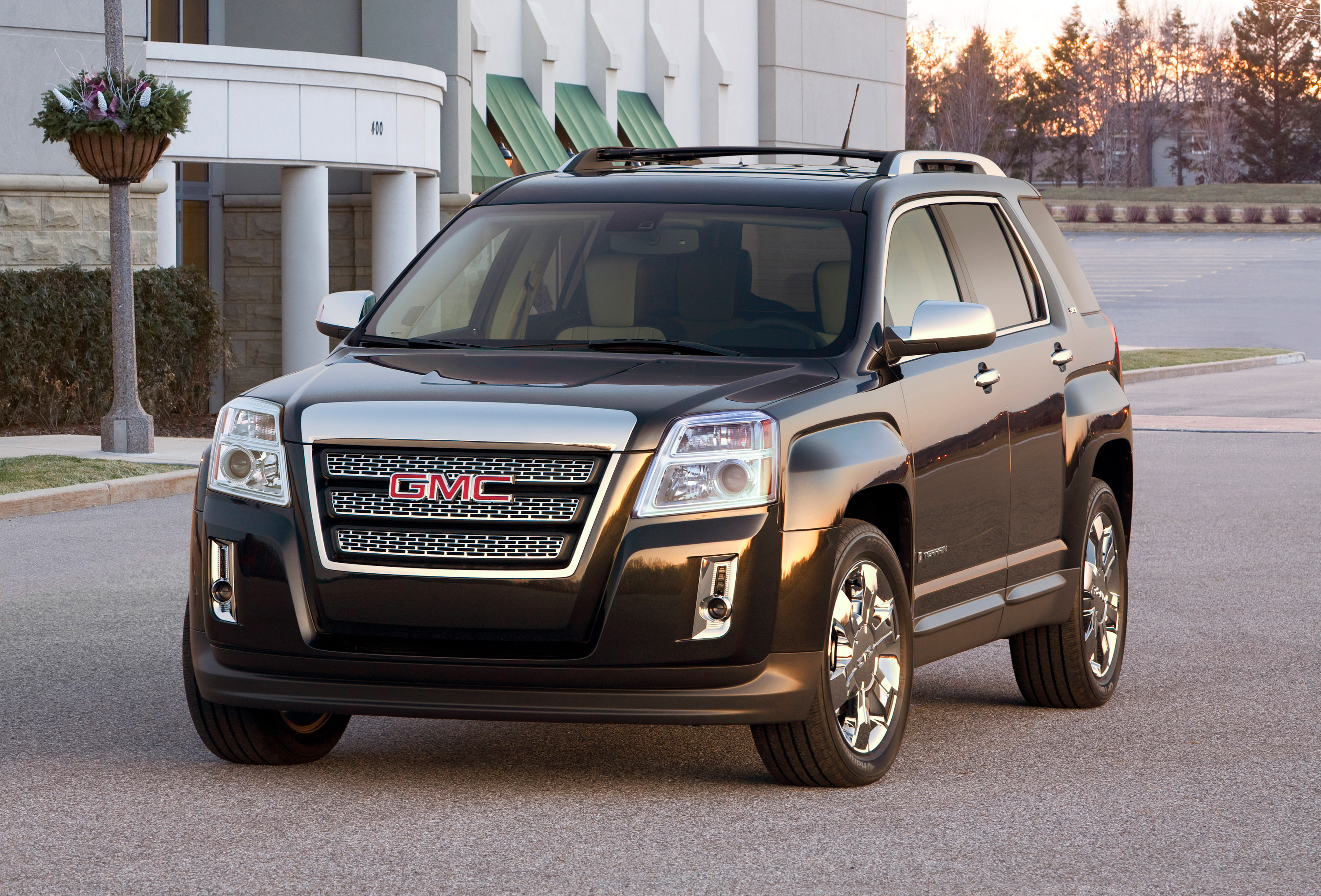 Какие автомобили американские марки. GMC Terrain 2010. Внедорожник GMC Terrain. GMC Terrain 2021. GMC Terrain 2014.