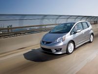Honda Fit (2010) - picture 11 of 24