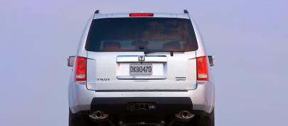 Honda Pilot (2010) - picture 15 of 17