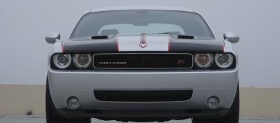 Hurst Dodge Challenger (2010) - picture 4 of 5