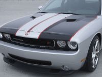 Hurst Dodge Challenger (2010) - picture 2 of 5