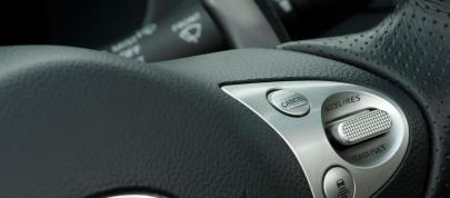 Infiniti FX (2010) - picture 12 of 23