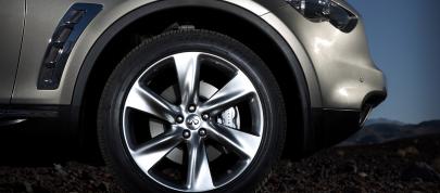 Infiniti FX (2010) - picture 23 of 23