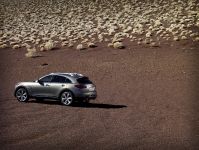 Infiniti FX (2010) - picture 18 of 23