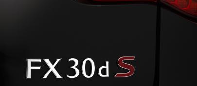 Infiniti FX30d S (2010) - picture 4 of 6