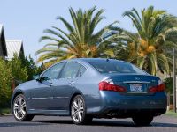 Infiniti M (2010) - picture 2 of 8