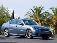 Infiniti M (2010) - picture 1 of 8