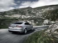 Jaguar XF (2010) - picture 3 of 6