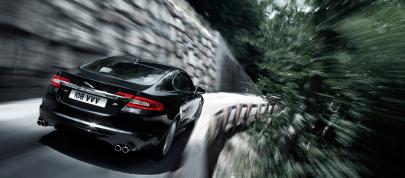 Jaguar XFR (2010) - picture 12 of 21