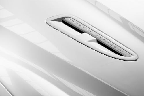 Jaguar XFR (2010) - picture 8 of 21