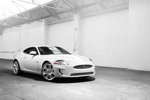 Jaguar XKR (2010) - picture 1 of 21