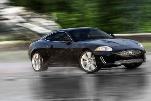 Jaguar XKR (2010) - picture 16 of 21