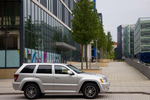 Jeep Grand Cherokee S-Limited (2010) - picture 1 of 2