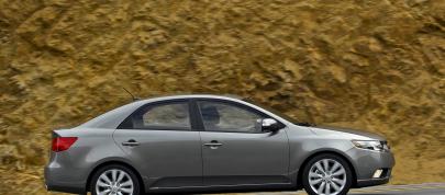 Kia Forte (2010) - picture 15 of 24