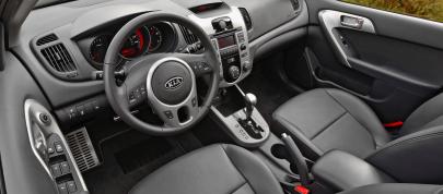 Kia Forte (2010) - picture 20 of 24