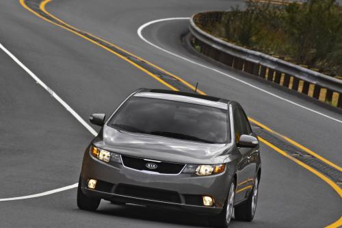 Kia Forte (2010) - picture 16 of 24