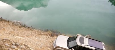 Land Rover Discovery 4 (2010) - picture 4 of 45