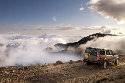 Land Rover Discovery 4 (2010) - picture 8 of 45