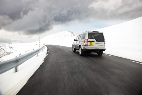 Land Rover Discovery 4 (2010) - picture 16 of 45