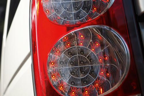 Land Rover Discovery 4 (2010) - picture 17 of 45