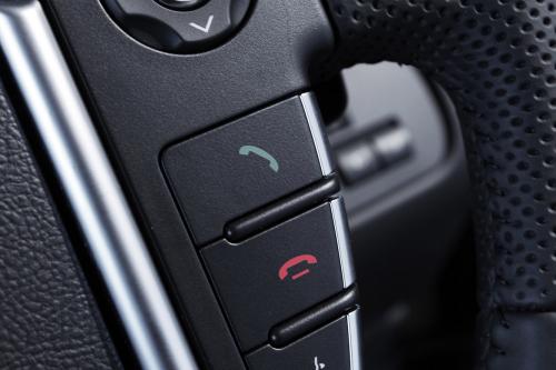 Land Rover Discovery 4 (2010) - picture 24 of 45