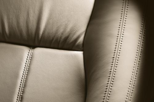 Land Rover Discovery 4 (2010) - picture 25 of 45