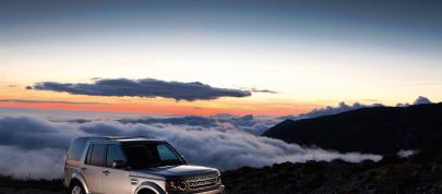 Land Rover Discovery (2010) - picture 23 of 38