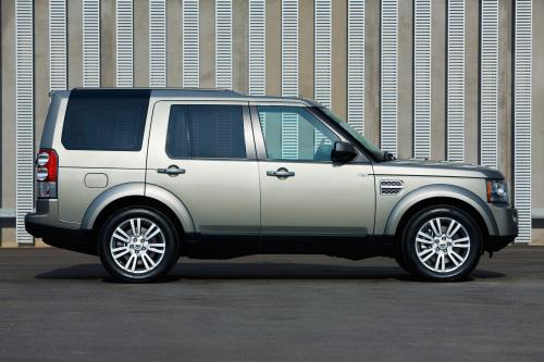Land Rover Discovery (2010) - picture 25 of 38