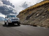 Land Rover Discovery (2010) - picture 10 of 38
