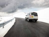 Land Rover Discovery (2010) - picture 14 of 38