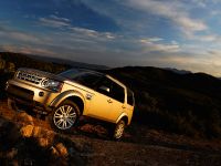 Land Rover Discovery (2010) - picture 5 of 38
