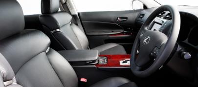 Lexus GS 450h (2010) - picture 12 of 16