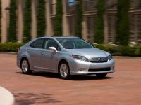 Lexus HS 250h (2010) - picture 11 of 16