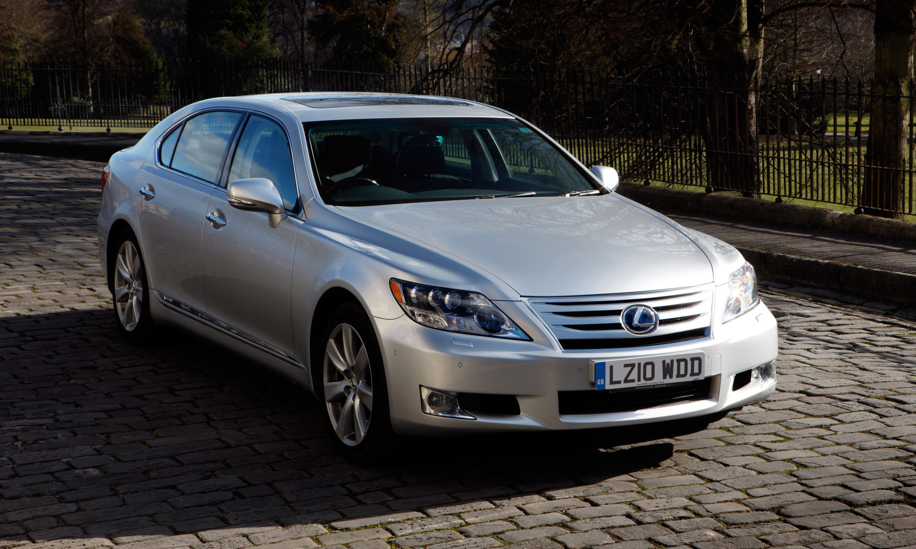 Lexus LS 600h