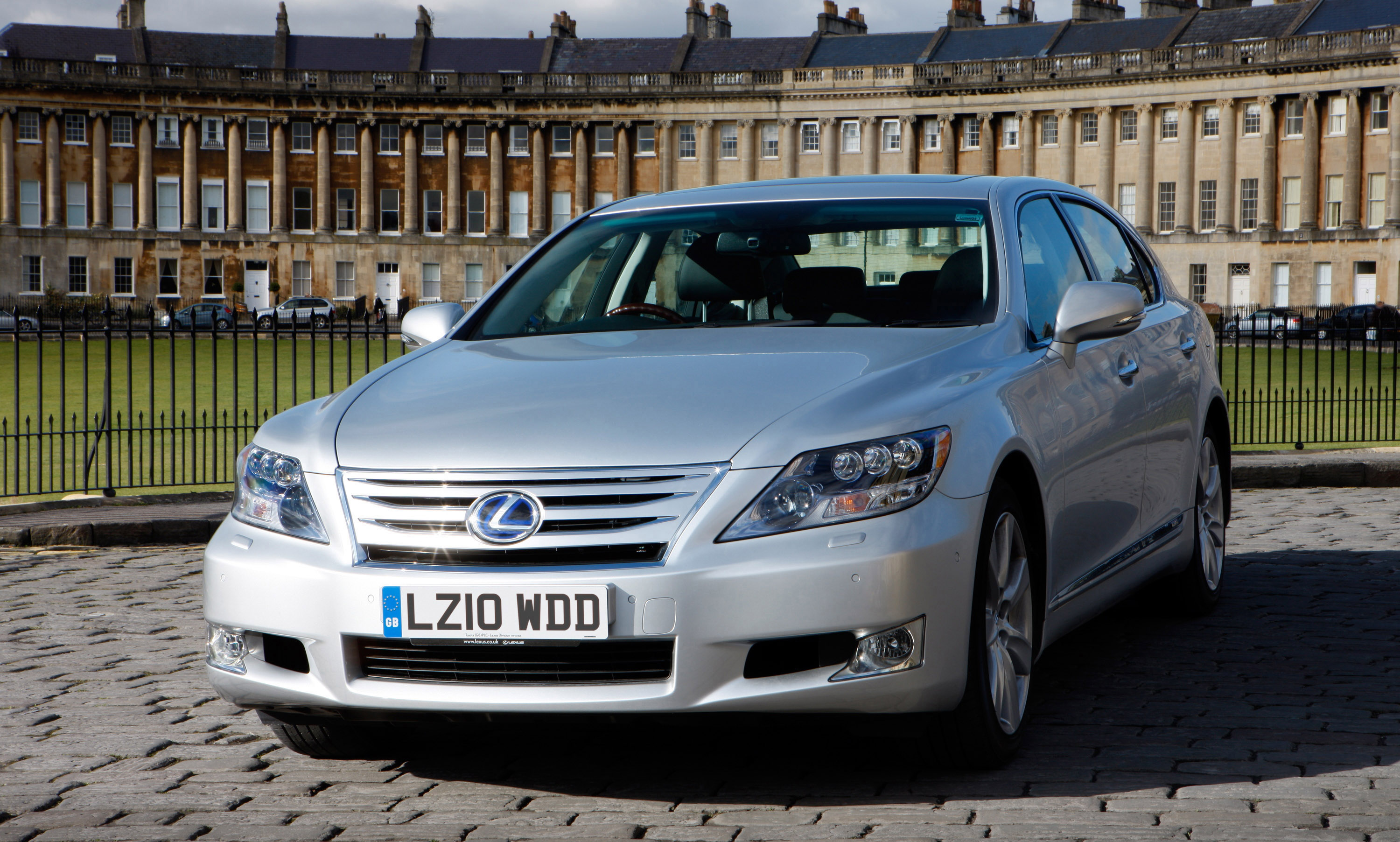 Lexus LS 600h