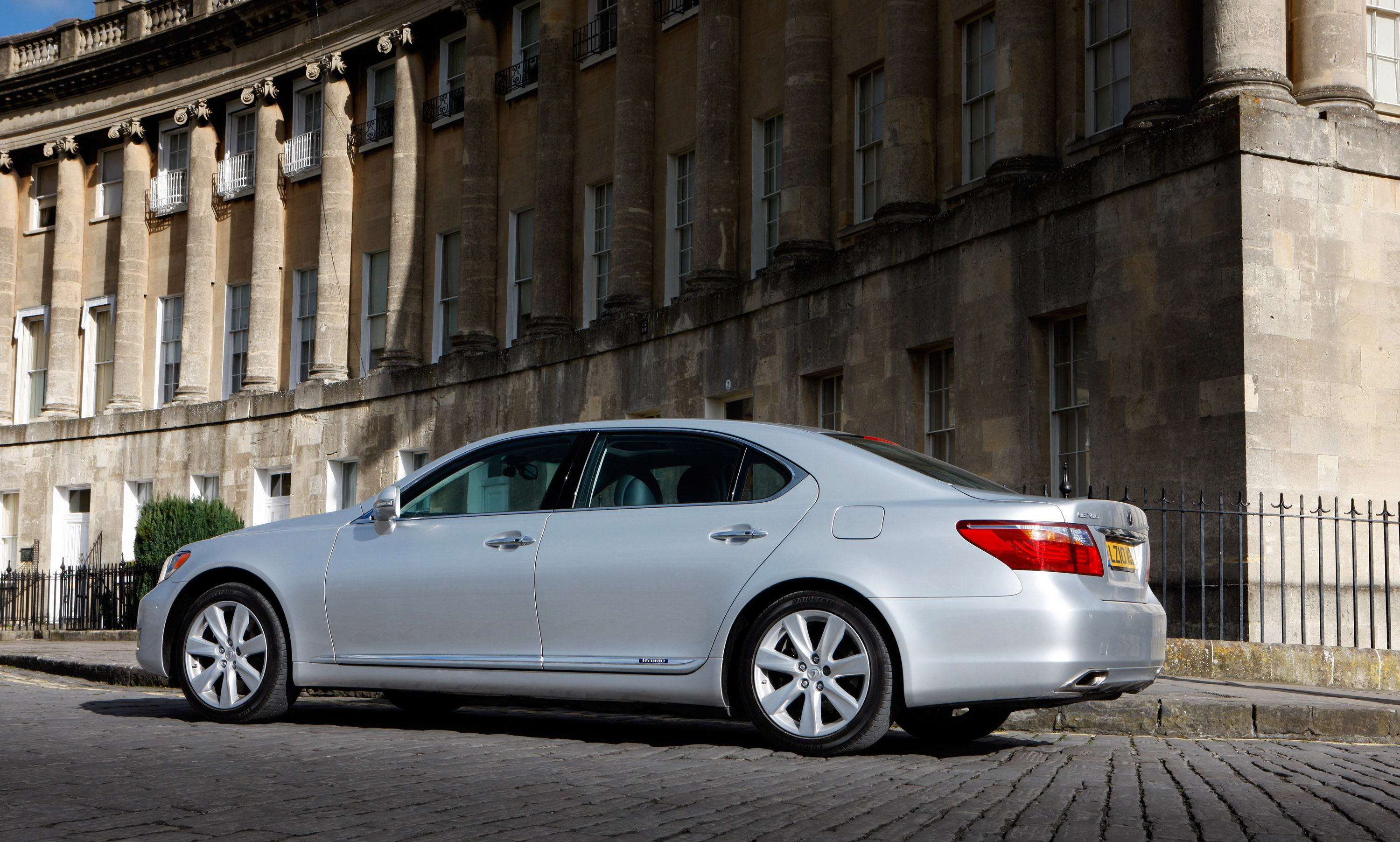 Lexus LS 600h