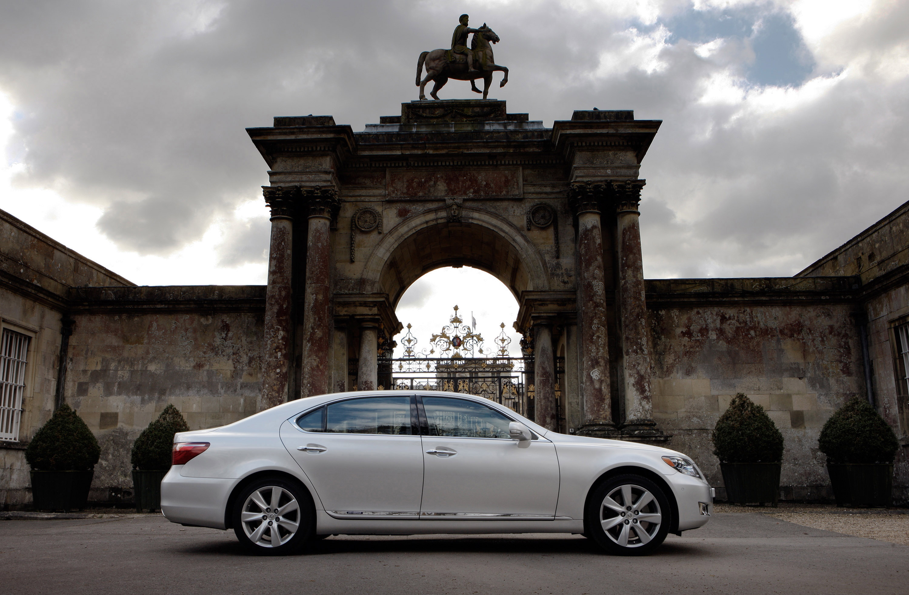 Lexus LS 600h