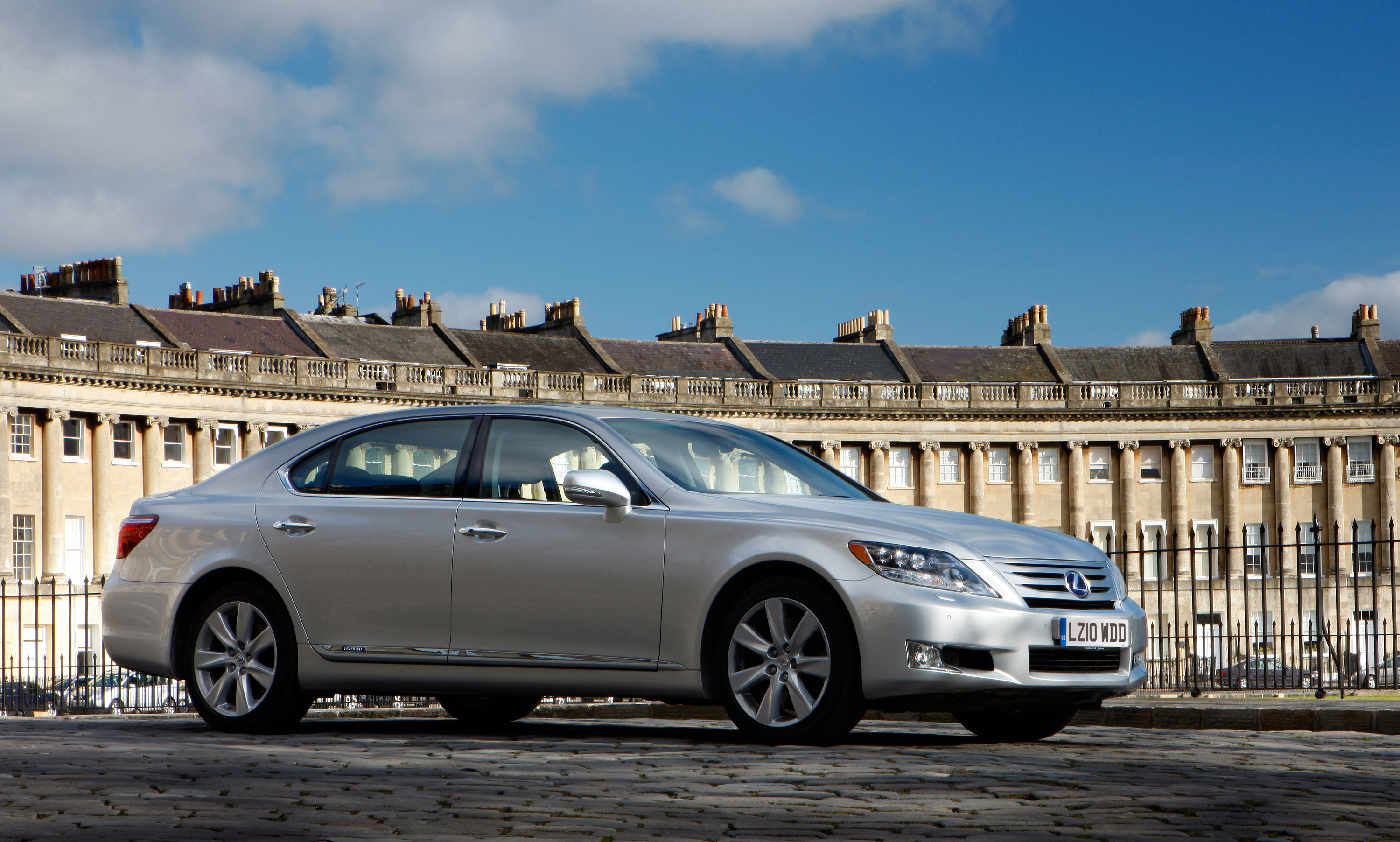 Lexus LS 600h