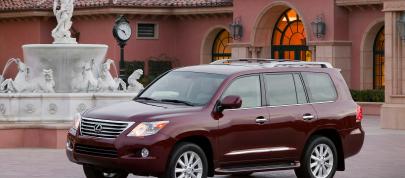 Lexus LX 570 (2010) - picture 23 of 63